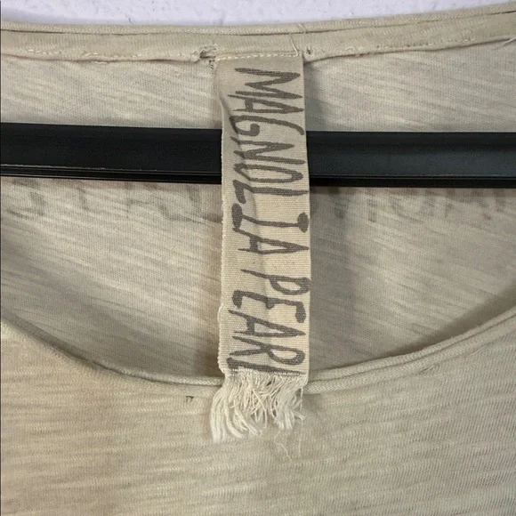 Magnolia Pearl Women Cream Heart Graphic Tee Size L - Picture 5 of 10